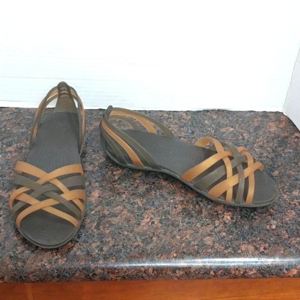 CROCS "Isabelle" Hurache Strappy Slip-On....SIZE 5...EUC